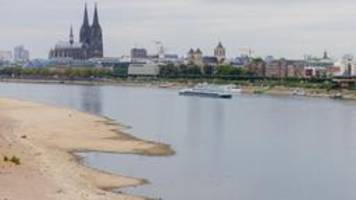Rheinpegel in Köln könnte Tiefststand von 2018 unterschreiten
