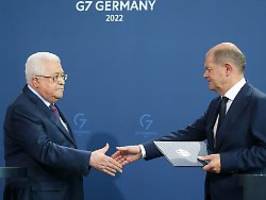 Scholz und Abbas im Kanzleramt: Dieser Handschlag ist eine Peinlichkeit