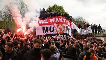 Anhänger fordern Verkauf des Vereins - Wut über Klubführung: United-Fans rufen zu Protest vor Liverpool-Spiel auf