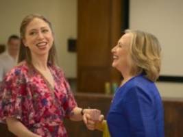 Serie von Hillary Clinton bei Apple +: Bloß nicht verstecken