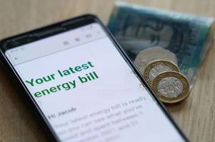britische regierung friert energiepreise für firmen ein