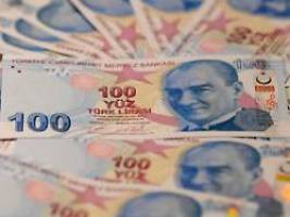 lira bekommt prügel: türkische notenbank begeht zins-harakiri