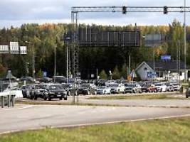 Schlangen an Grenzübergängen: Viele Russen drängen nach Finnland