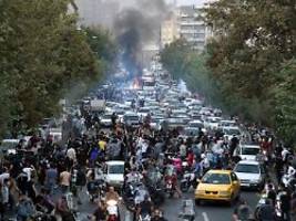 Polizei geht mit Gewalt vor: Zahl der Toten bei Protesten im Iran steigt weiter