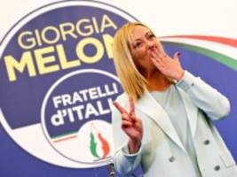 Reaktionen zur Wahl in Italien: Europas Rechte feiert