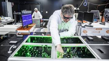 Teilchenbeschleuniger in Serie: „Wenn Elektronen auf der Plasmawelle surfen“