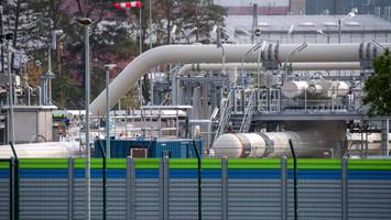 „Es muss irgendwo ein Loch sein“ - Starker Druckabfall in Nord Stream 2 - Gasleck gefunden, Gefahr für Schifffahrt