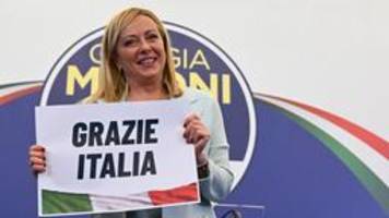 Rechtsbündnis siegt in Italien: Meloni will für alle regieren