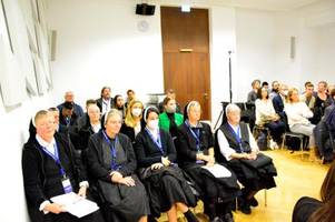 Franziskanerinnen setzen sich im Landtag gegen Abschiebung ein