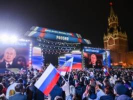 Russland: Als gäbe es was zu feiern