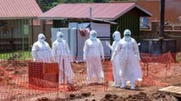 Keine Impfung möglich: Ebola-Fälle in Uganda nehmen zu