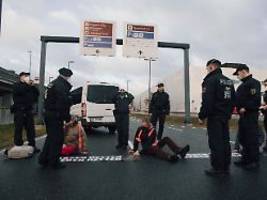 Geldstrafe von 600 Euro: Klimaaktivist wegen Straßenblockade verurteilt