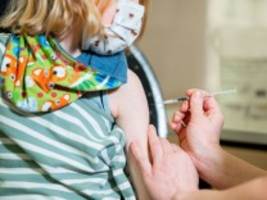 stiko-empfehlung: gesunde kleinkinder brauchen keine covid-impfung
