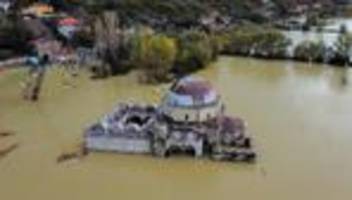 albanien: regenfälle lösen schwere Überschwemmungen aus
