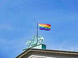 Positive Darstellung strafbar: Russland schränkt LGBTQ-Rechte weiter ein