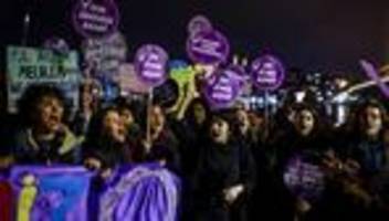 Türkei: Festnahmen in Istanbul bei Protesten gegen Gewalt gegen Frauen