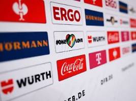 Rewe auf Werbetafeln ersetzt: DFB zeigt One Love-Logo bei WM-Pressekonferenzen