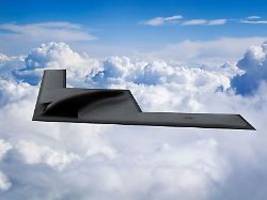 Tarnkappenjet B-21: Washingtons neuer Stealth-Bomber rollt an den Start