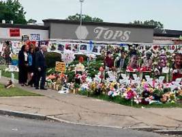 Überfall in Buffalo: Rassistisch motivierter US-Supermarkt-Schütze bekennt sich schuldig