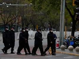 Kontrollen und Straßensperren: China unterbindet Proteste mit Polizeiaufgebot