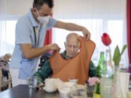 Pflegegenossenschaft: Wie eine Frau für eine menschlichere Altenpflege kämpft