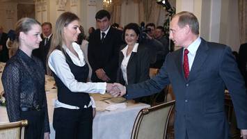 Turnerin Alina Kabajewa - Bei seltenem Auftritt verliert Putins Geliebte kein Wort über die Ukraine