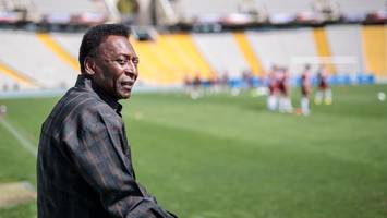 Fußball-Weltmeister - Pelé meldet sich aus der Klinik: „Ich bin stark und habe viel Hoffnung“
