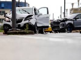 Auch Zahl der Verletzten steigt: Deutlich mehr Menschen sterben im Verkehr