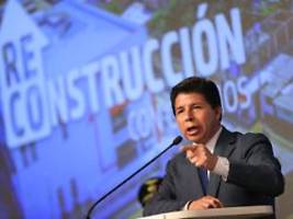Vizepräsidentin nennt es Putsch: Perus Präsident Castillo löst Parlament auf