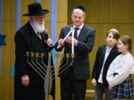 jüdische gemeinschaft in deutschland: kanzler feiert mit jüdischen schülern