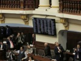 regierungskrise in peru: kongress macht weg für neuwahlen frei