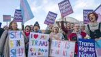 Transgender: Schottisches Regionalparlament stimmt für Gender-Gesetz