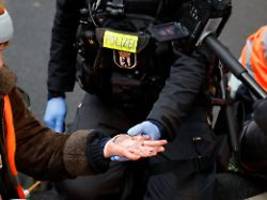 220.000 Polizei-Arbeitsstunden: Berlin erläßt 600 Bußgeldbescheide gegen Klima-Aktivisten