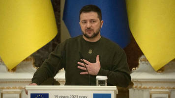 Ukraine-Krieg – die Lage am Sonntag: Selenskyj fordert erneut Nato-Beitritt – Korruptionsvorwürfe in Kiew