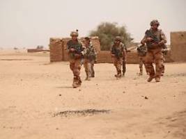 Russland baut Einfluss aus: Frankreich zieht Soldaten aus Burkina Faso ab