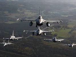 Müssen mutiger sein: Polen würde Ukraine auch Kampfflugzeuge liefern