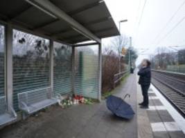 Tödlicher Angriff in Regionalzug: Wenn's nur so leicht wäre mit dem Abschieben
