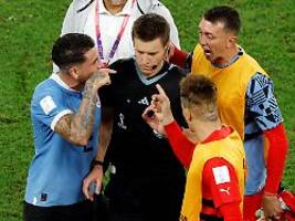 Uruguays Fußball-Rüpel: WM-Spieler nach Attacke auf deutschen Schiri gesperrt