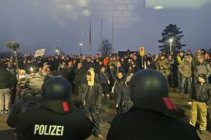 Proteste vor Kreistag in Mecklenburg-Vorpommern