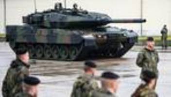 ukraine-Überblick: offenbar verdeckte mobilisierung in russland, leopard-panzer aus nrw