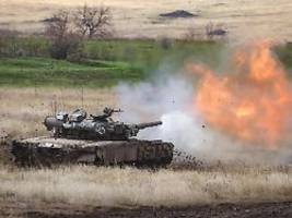 Bachmut und Awdijwka attackiert: Russische Truppen gehen in der Ostukraine in die Offensive