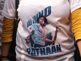 als pathaan indien retten: bollywood-star shah rukh khan zurück auf der leinwand