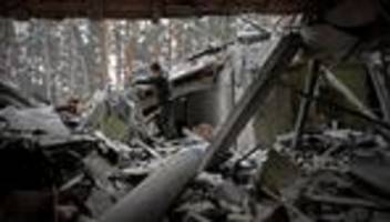 ukraine-Überblick: von der leyen besucht kiew, russland verstärkt angriffe in luhansk