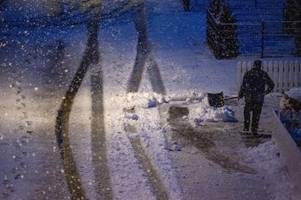 Verkehrschaos in Bayern - DWD warnt vor starkem Schneefall