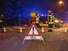 unwetter: viele unfälle nach starkem schnee - schulausfälle in ostbayern