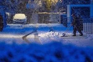 schnee sorgt für unfälle und schulausfälle in ostbayern