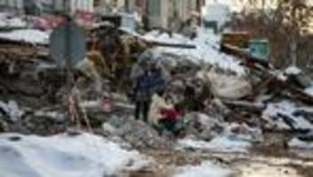 Erdbeben: Helfer aus Bayern brechen zu Einsatz in Erdbebengebiet auf