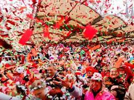 neue normalität mit covid?: corona-welle rollt nach karneval durch köln