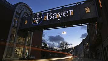 bayer-chef: baumanns bilanz: zahlen top, aktie floppt