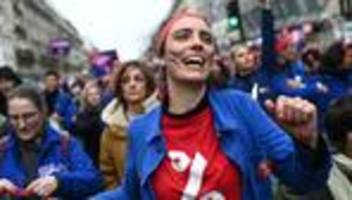 frankreich: macron will recht auf schwangerschaftsabbruch in verfassung verankern